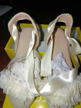 Zapatos niña Nakos con flores y lazo n °35