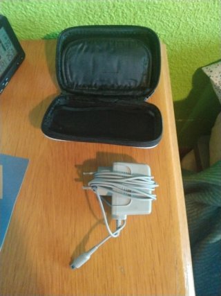Nintendo 3DS Blanca + Funda, cargador, juegos