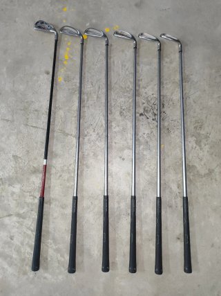 Juego de palos de golf Callaway y TaylorMade