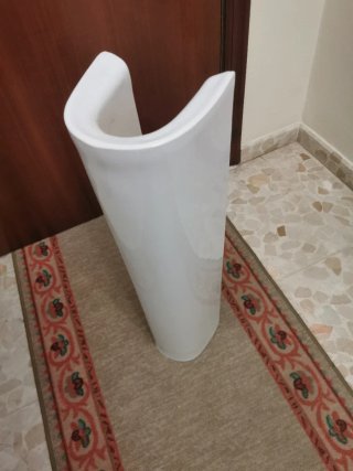Pie de lavabo, marca Roca Blanco