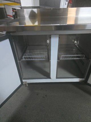 Nevera EKO FROST con mesa de trabajo