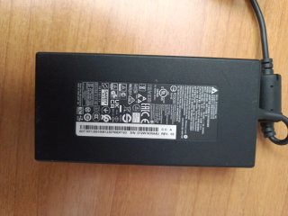 Alimentatore Delta Electronics ADP-135NB