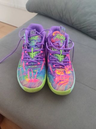 Zapatillas de baloncesto coloridas
