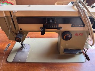 Máquina de Coser Alfa Zig-Zag Artesanal