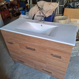 Mueble de baño madera y metal