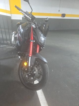 Honda CB750 Naked Negra/Roja