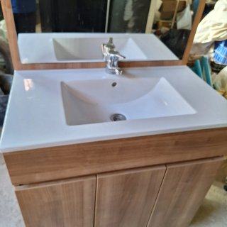 Mueble de baño madera y espejo