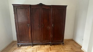 Armario de madera maciza vintage