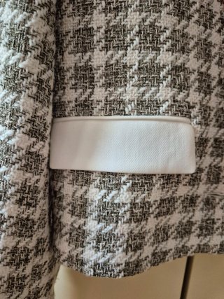 Chaqueta Zara Houndstooth Blanca y Gris