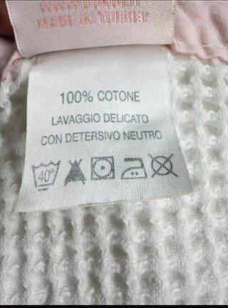 Copertina Blumarine rosa e bianca