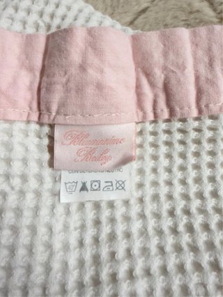 Copertina Blumarine rosa e bianca