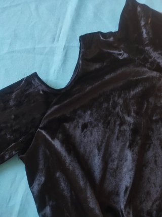 Top terciopelo hombros descubiertos talla S