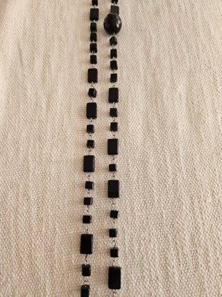 Collar largo negro y plateado