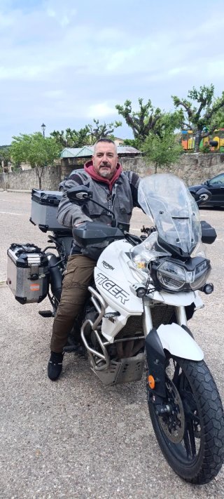 Triumph Tiger 800 XRT Blanca