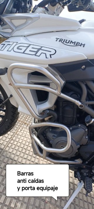 Triumph Tiger 800 XRT Blanca