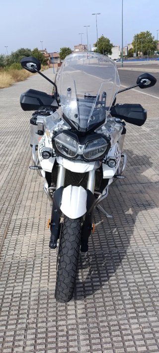 Triumph Tiger 800 XRT Blanca