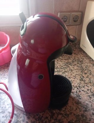 Cafetera Dolce Gusto Piccolo Roja