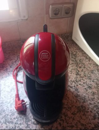 Cafetera Dolce Gusto Piccolo Roja