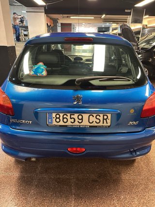 Peugeot 206 / año 2004 / 120 mil km