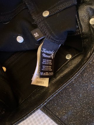 Pantalones tipo cuero polipiel con brillantina
