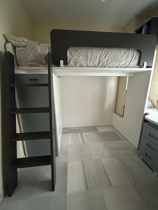 Dormitorio juvenil con escritorio