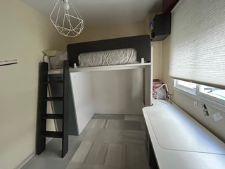 Dormitorio juvenil con escritorio