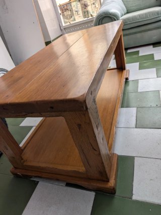 Mesa de madera rústica