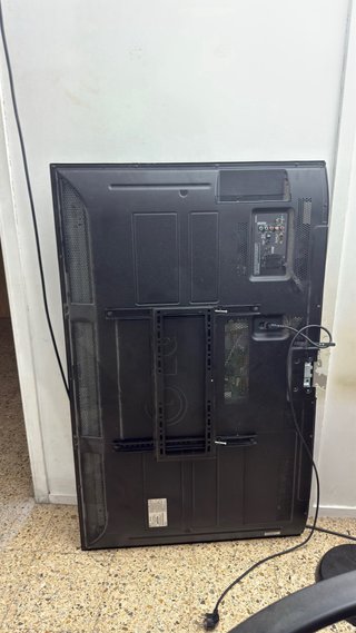 TV LG 50PJ250 con soporte PERFECTAS CONDICIONES