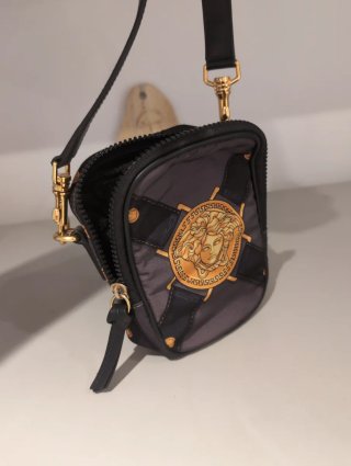 Mini Riñonera Versace Medusa Dorada Gris
