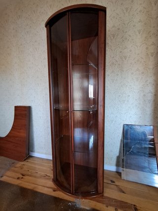 Vetrina in legno e vetro