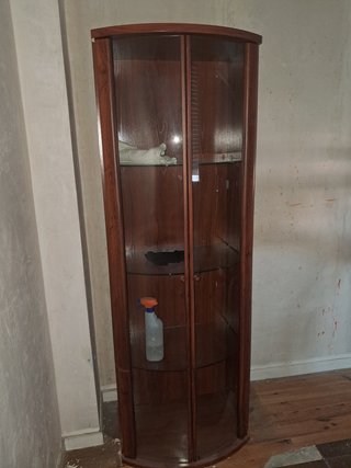 Vetrina in legno e vetro