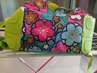 Mochila escolar infantil con estampado floral