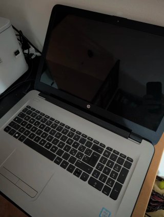 HP Notebook i7-7500U 16GB RAM 1TB HDD + Radeon R7