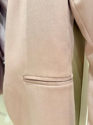 Blazer Zara entallado rosa palo