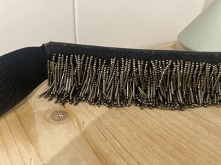 Cinturón elástico flecos metálicos
