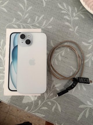iPhone 15 practicamente nuevo Y cargador original