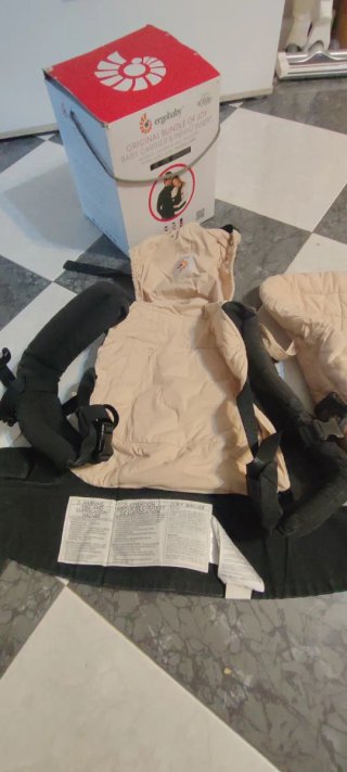 Portabebés Ergobaby Negro + Cojín