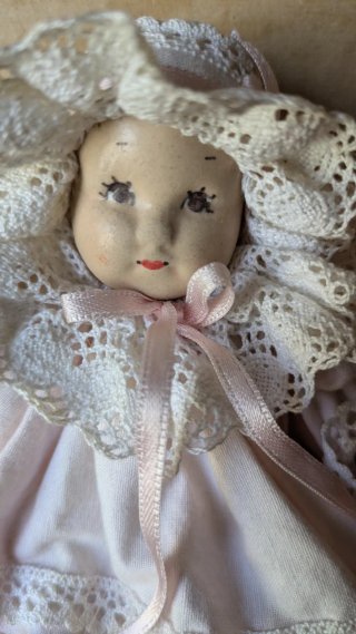 Bambola biscuit vintage con vestito rosa