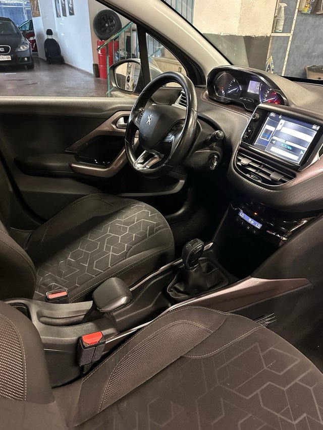 Peugeot 2008 / año 2013 / 190 mil km