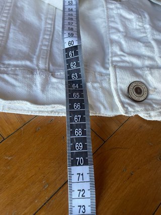 Chaqueta vaquera blanca Bershka