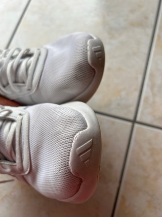 Scarpe sportive Adidas bianche
