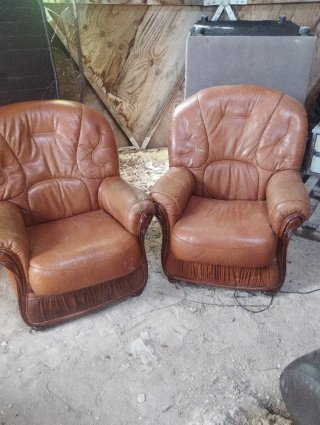 2 Poltrone in Pelle Marrone