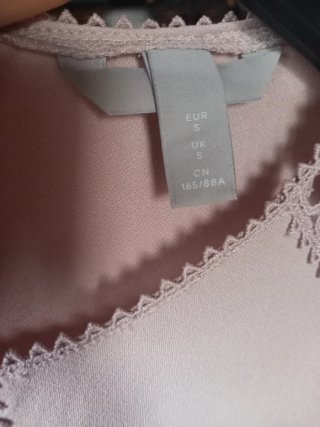 Camisa H&M rosa  nueva con detalles