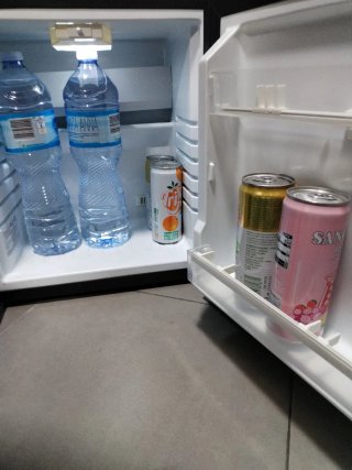 Nevera (enfriador de absorción) minibar
