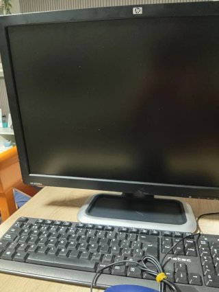 Monitor HP LE2201w y Teclado/Ratón