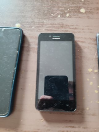 Lotto 3 cellulari rotti