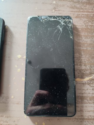 Lotto 3 cellulari rotti