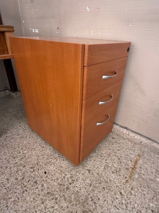 Mesa de oficina de madera