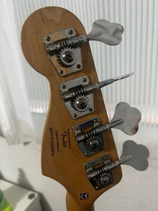 Bajo Eléctrico Fender Squier J-Bass Affinity