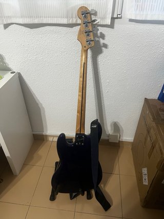 Bajo Eléctrico Fender Squier J-Bass Affinity